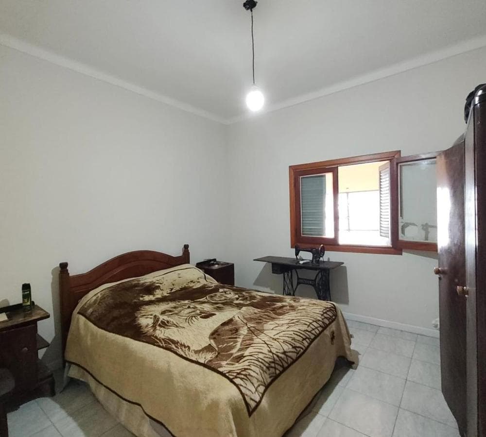 HOUSE FOR SALE IN THE ZAPIOLA NEIGHBORHOOD