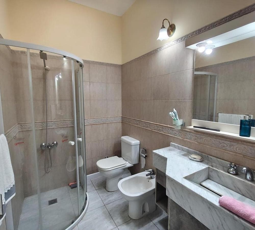 HOUSE FOR SALE IN THE ZAPIOLA NEIGHBORHOOD