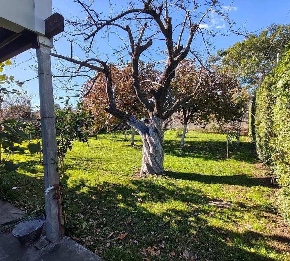 HOUSE FOR SALE IN THE ZAPIOLA NEIGHBORHOOD