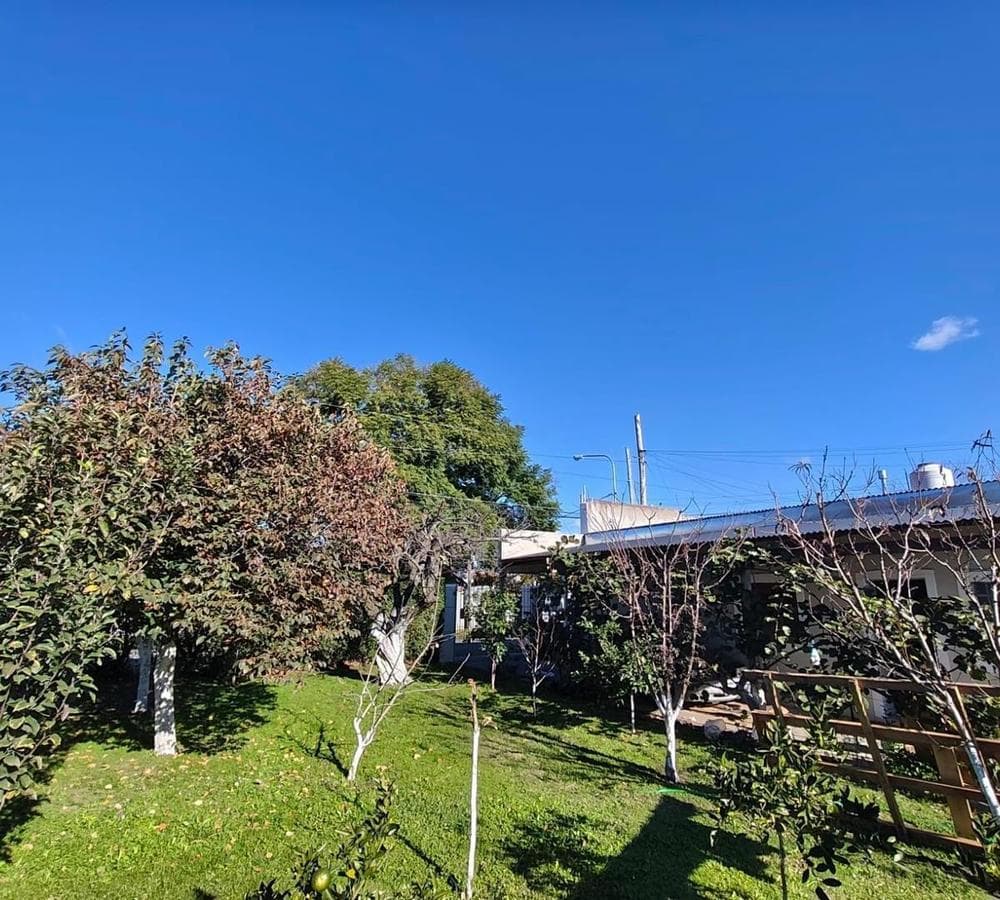 HOUSE FOR SALE IN THE ZAPIOLA NEIGHBORHOOD