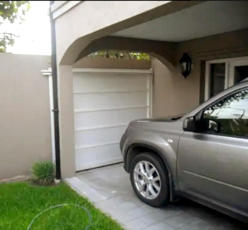 4-bedroom chalet with garage, Haedo Chico