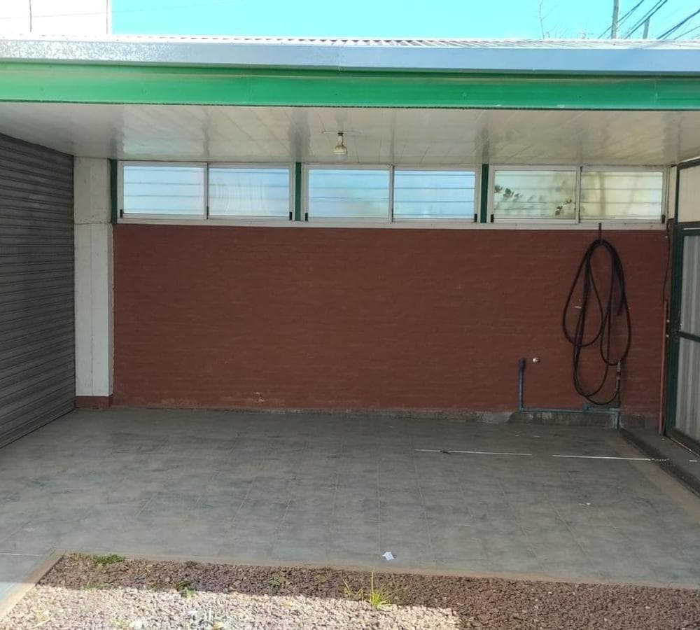 COMMERCIAL WAREHOUSE STRATEGIC LOCATION + OFFICES