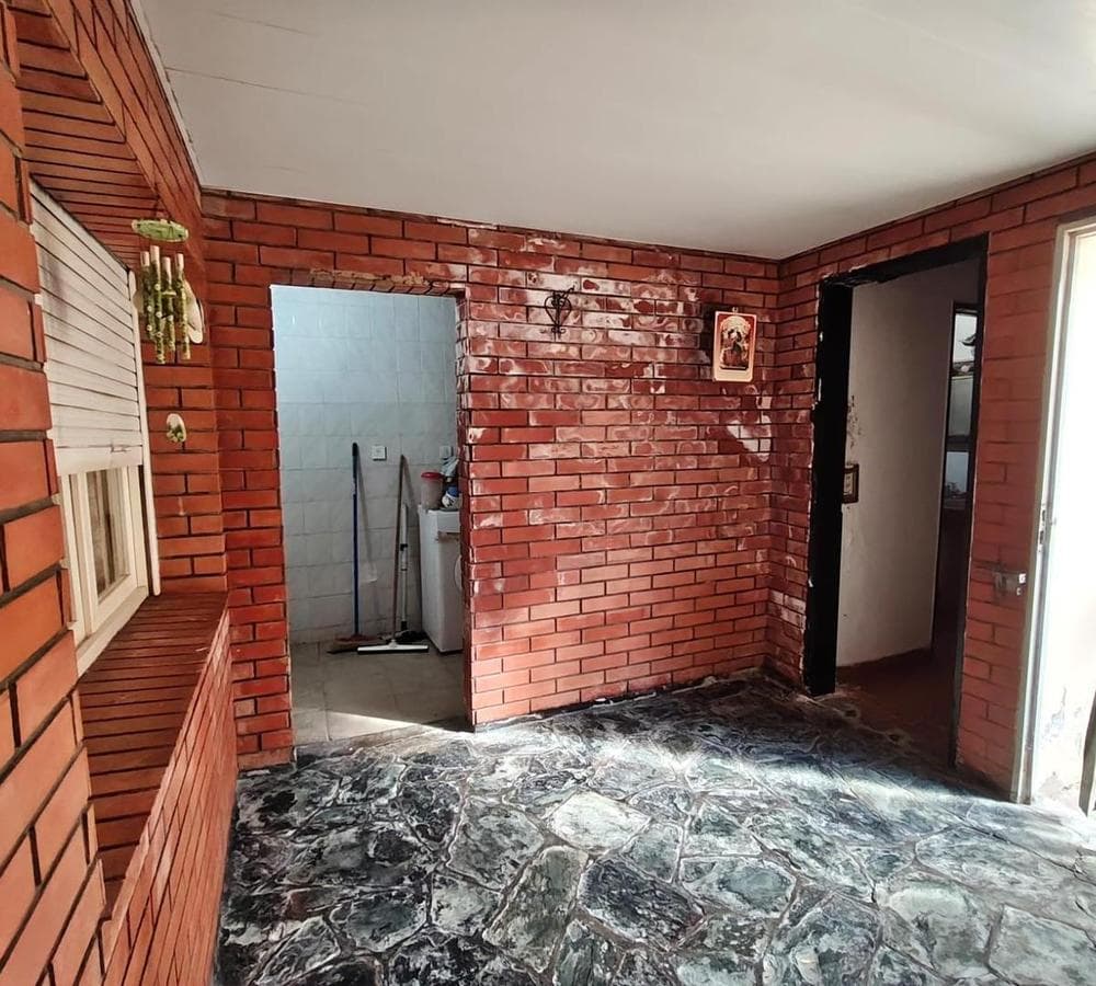 HOUSE FOR SALE: 5 ROOMS, DOWNTOWN LUJÁN