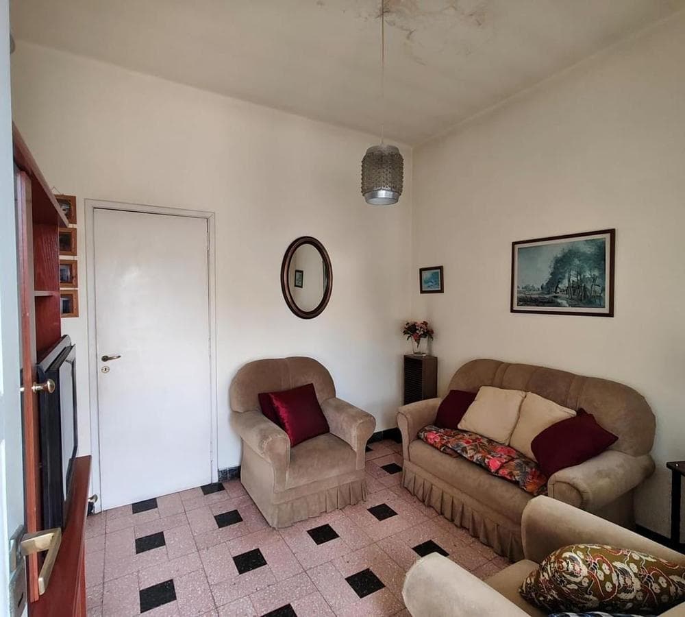 HOUSE FOR SALE: 5 ROOMS, DOWNTOWN LUJÁN