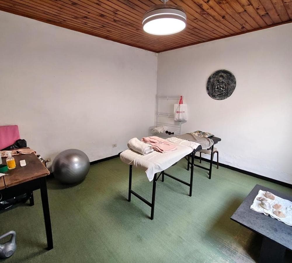 HOUSE FOR SALE: 5 ROOMS, DOWNTOWN LUJÁN