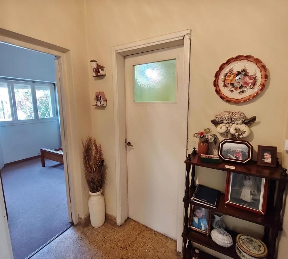 HOUSE FOR SALE: 5 ROOMS, DOWNTOWN LUJÁN