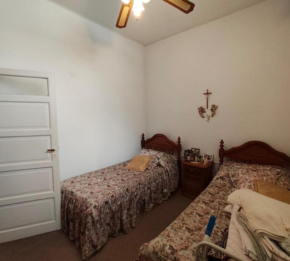 HOUSE FOR SALE: 5 ROOMS, DOWNTOWN LUJÁN