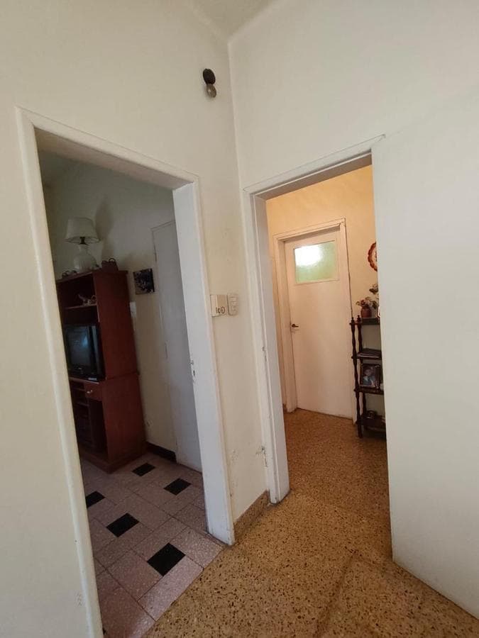 HOUSE FOR SALE: 5 ROOMS, DOWNTOWN LUJÁN