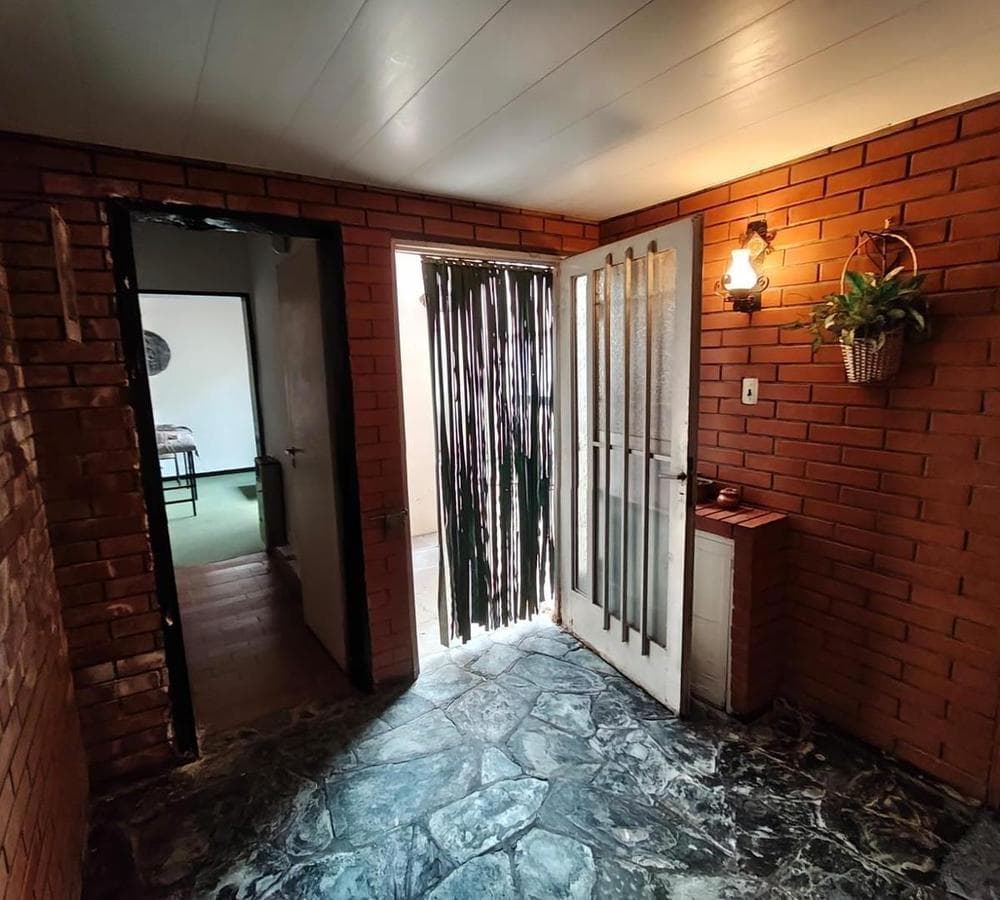 HOUSE FOR SALE: 5 ROOMS, DOWNTOWN LUJÁN