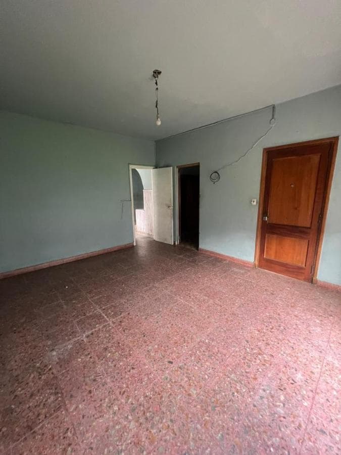 3-Bedroom, 3-Bathroom House in Morón