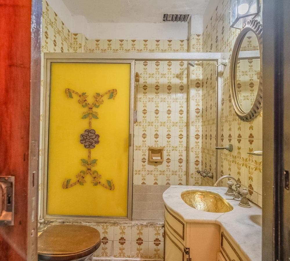 Spacious 4-room apartment with a private terrace