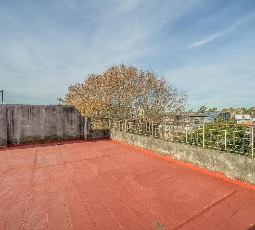 Spacious 4-room apartment with a private terrace