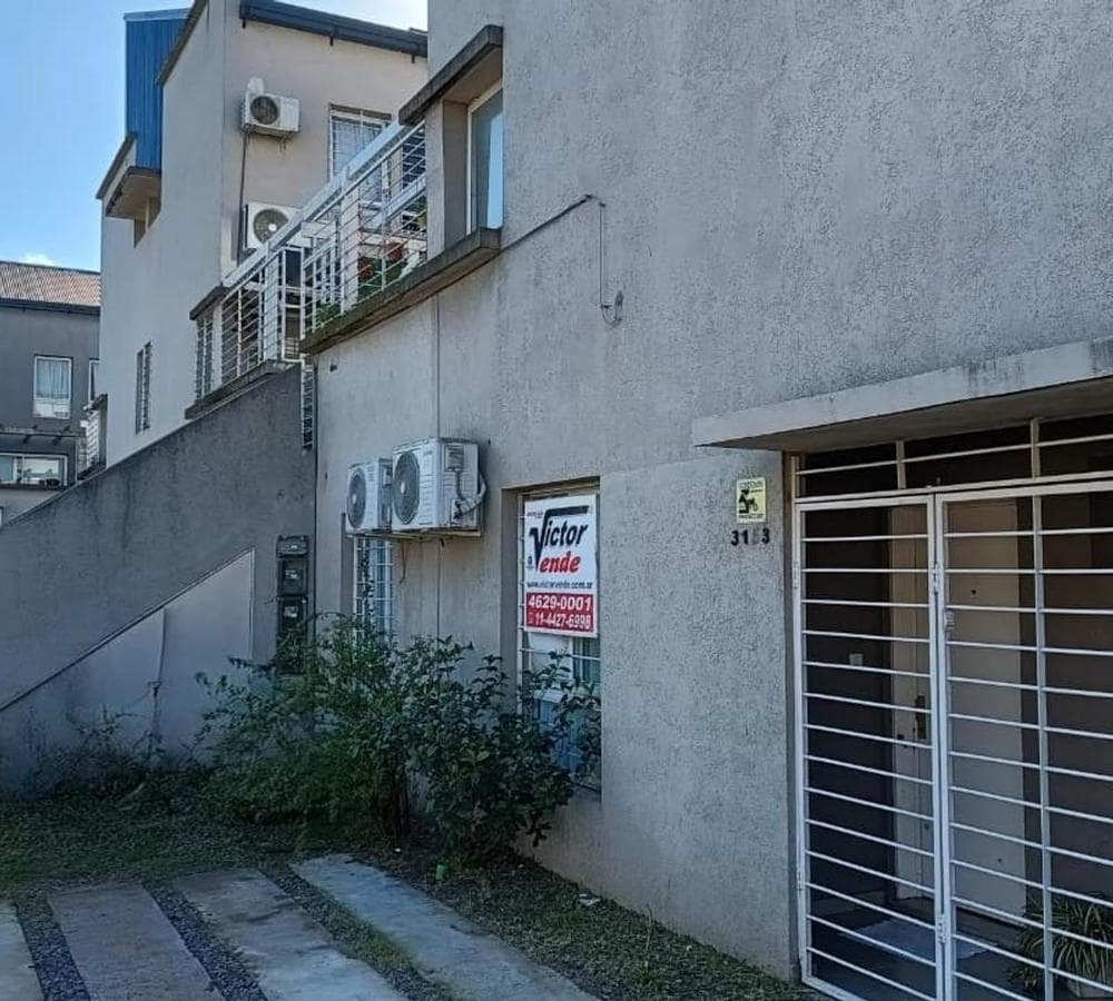 BEAUTIFUL HOUSE WITH A POOL IN CASTELAR