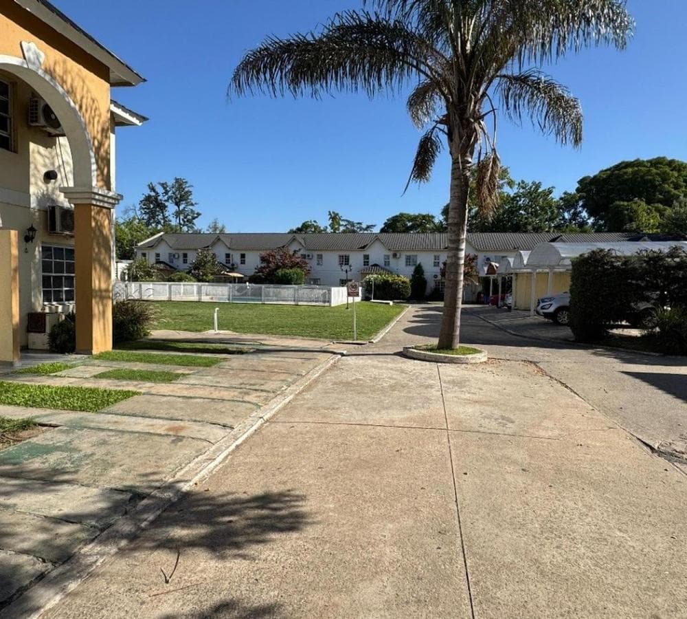 Duplex-style home for sale in the Moreno gated community, 3 rooms