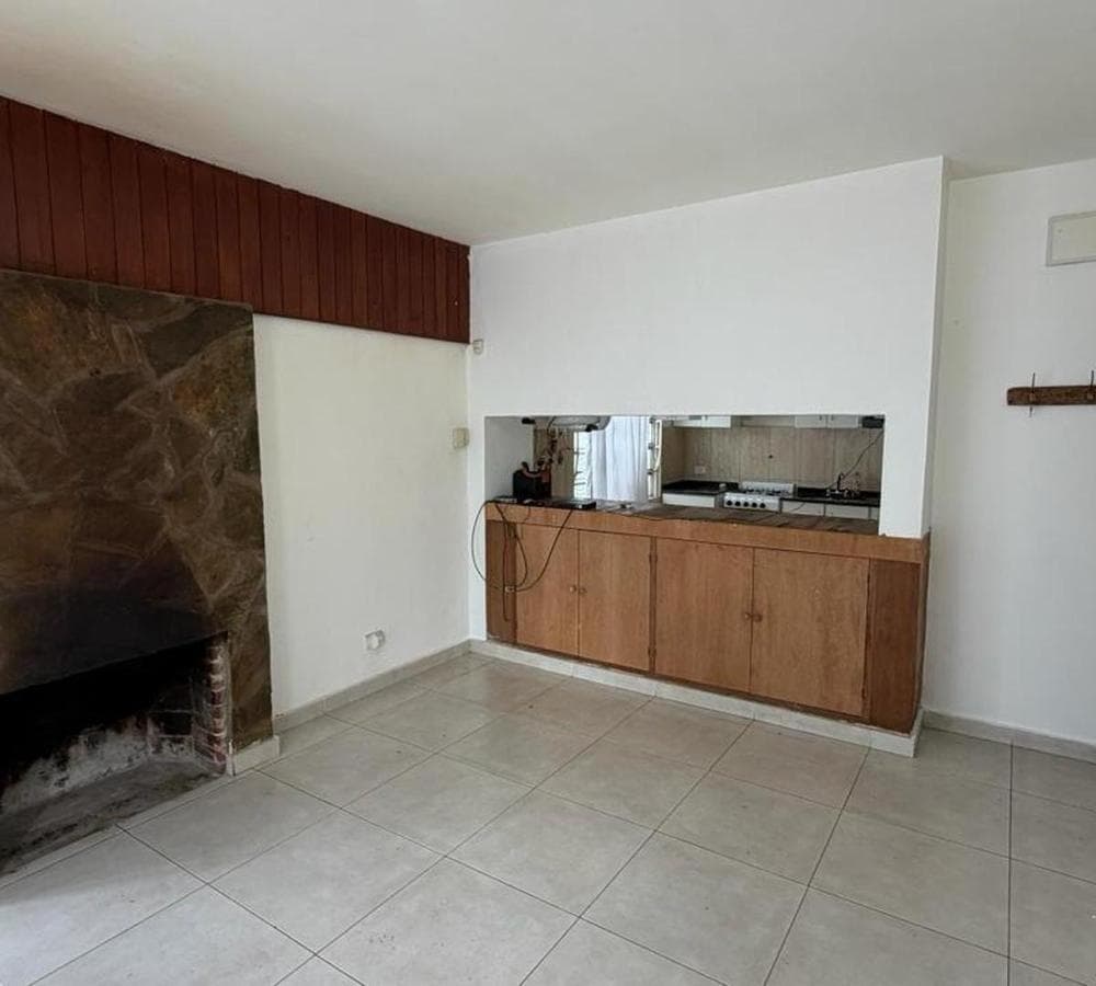 House for Sale with a Barbecue Area and Garden in Francisco Álvarez