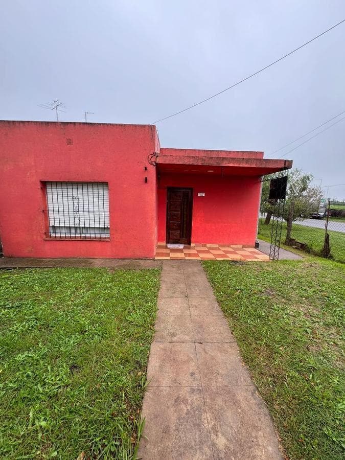 SPACIOUS HOUSE IN JÁUREGUI IN A GREAT LOCATION
