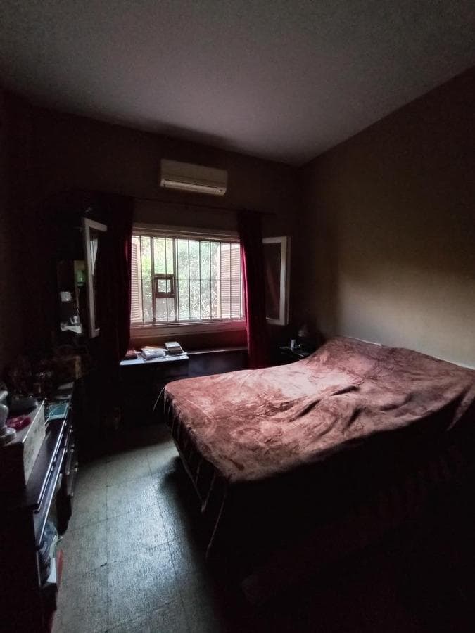 For sale: a 3-bedroom house with a 2-bedroom apartment in Ituzaingó Sur with a garden.