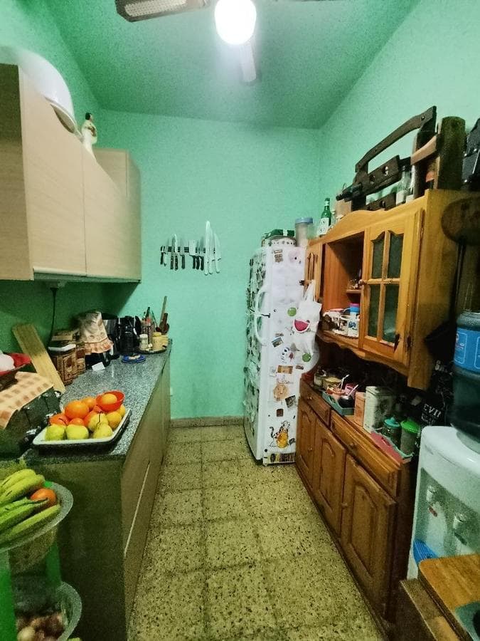For sale: a 3-bedroom house with a 2-bedroom apartment in Ituzaingó Sur with a garden.