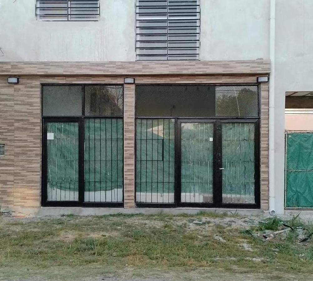 FOR SALE: 3-APARTMENT COMPLEX IN LA REJA