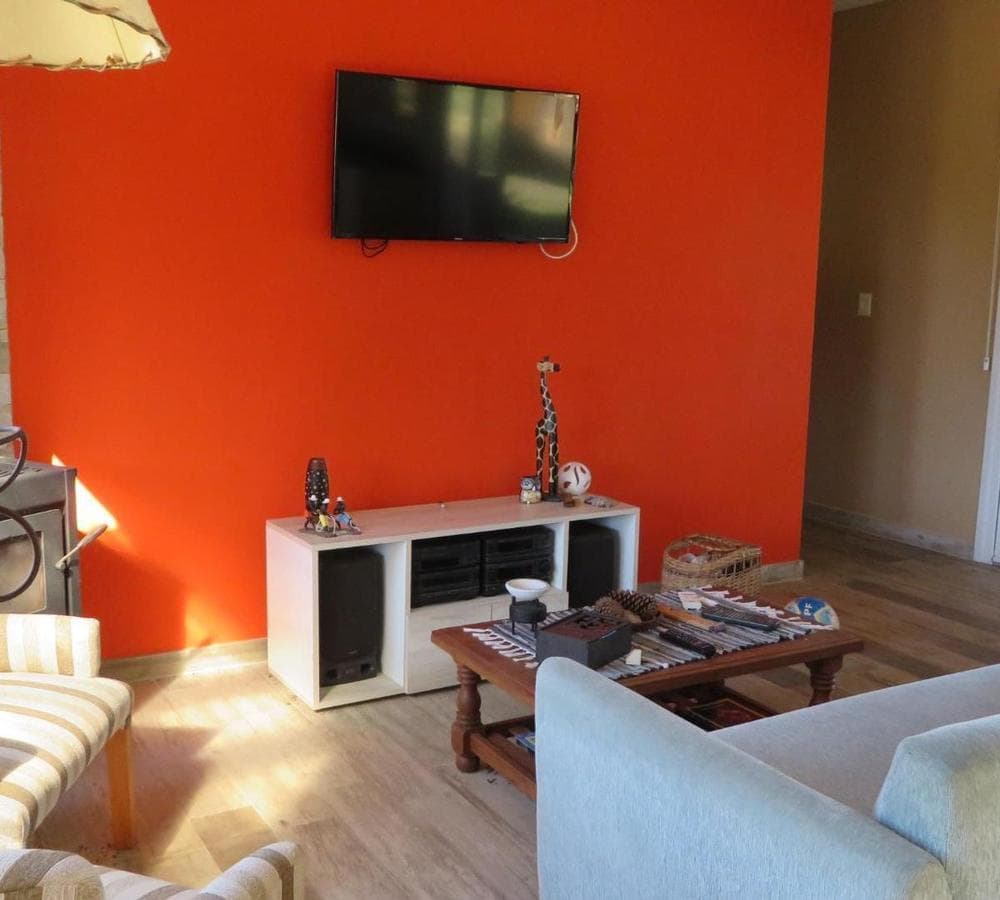 HOUSE FOR SALE: 5-ROOM HOME AT LAS HOJAS COUNTRY CLUB, MARCOS PAZ