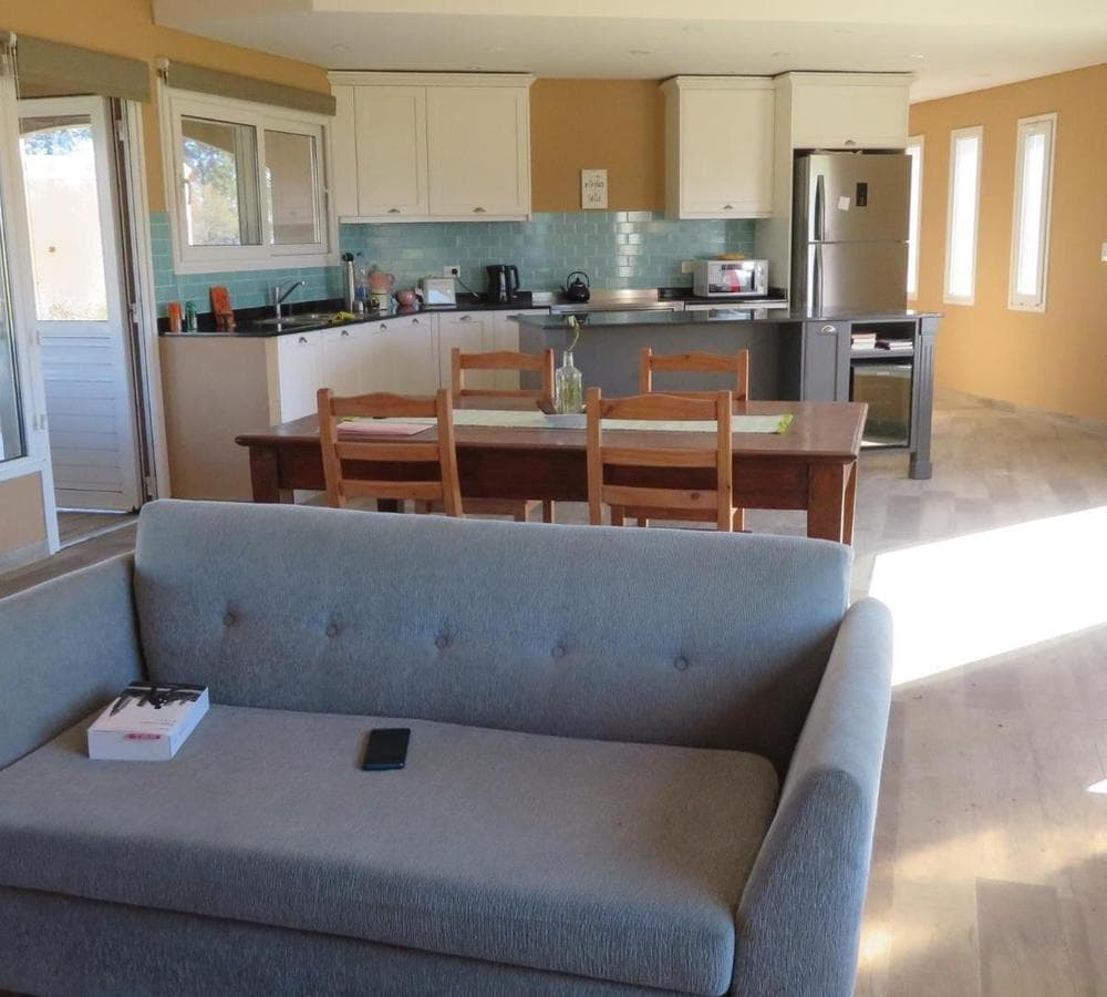 HOUSE FOR SALE: 5-ROOM HOME AT LAS HOJAS COUNTRY CLUB, MARCOS PAZ