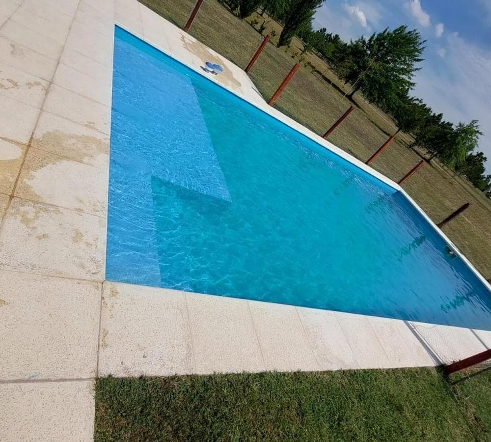 HOUSE FOR SALE: 5-ROOM HOME AT LAS HOJAS COUNTRY CLUB, MARCOS PAZ