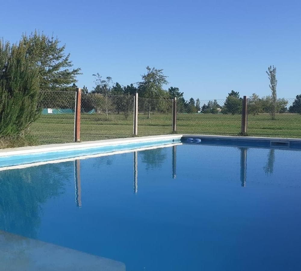 HOUSE FOR SALE: 5-ROOM HOME AT LAS HOJAS COUNTRY CLUB, MARCOS PAZ