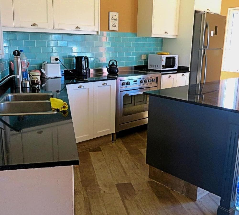 HOUSE FOR SALE: 5-ROOM HOME AT LAS HOJAS COUNTRY CLUB, MARCOS PAZ