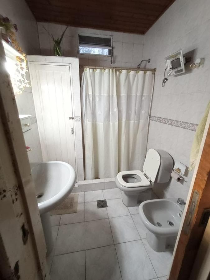 HOUSE FOR SALE WITH COMMERCIAL SPACE IN DOWNTOWN LUJÁN