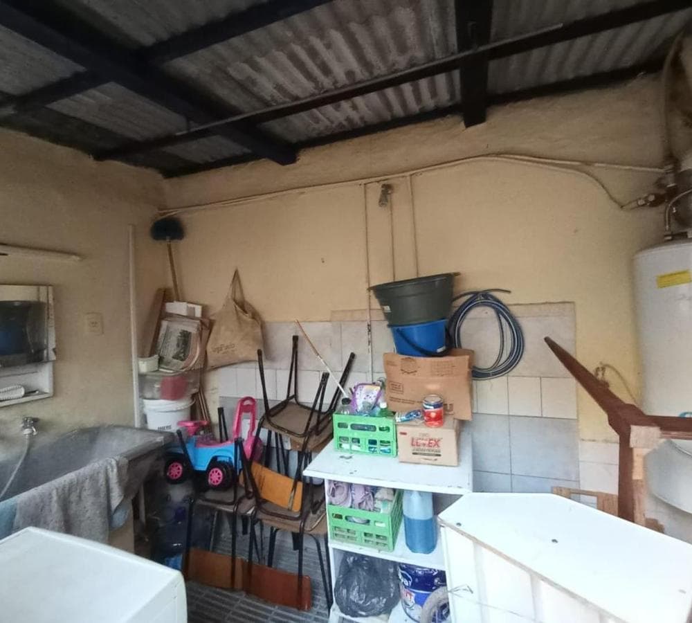 HOUSE FOR SALE WITH COMMERCIAL SPACE IN DOWNTOWN LUJÁN