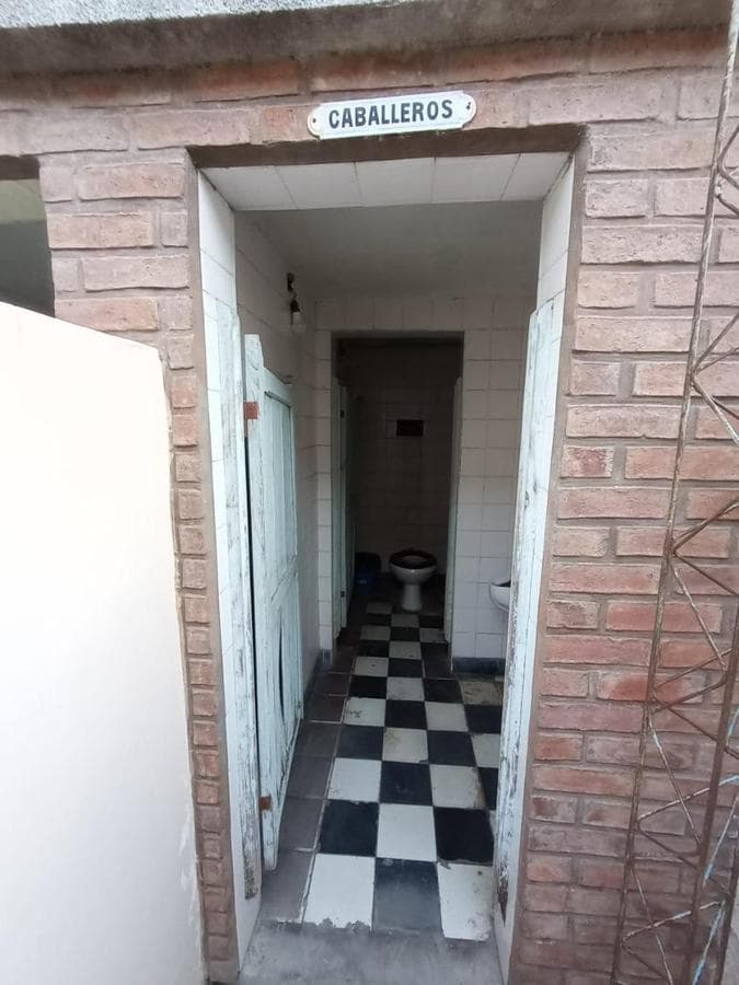 HOUSE FOR SALE WITH COMMERCIAL SPACE IN DOWNTOWN LUJÁN