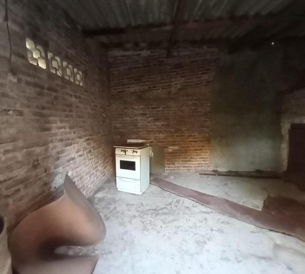 HOUSE FOR SALE WITH COMMERCIAL SPACE IN DOWNTOWN LUJÁN