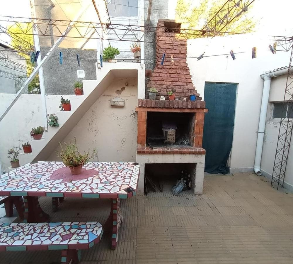 HOUSE FOR SALE WITH COMMERCIAL SPACE IN DOWNTOWN LUJÁN