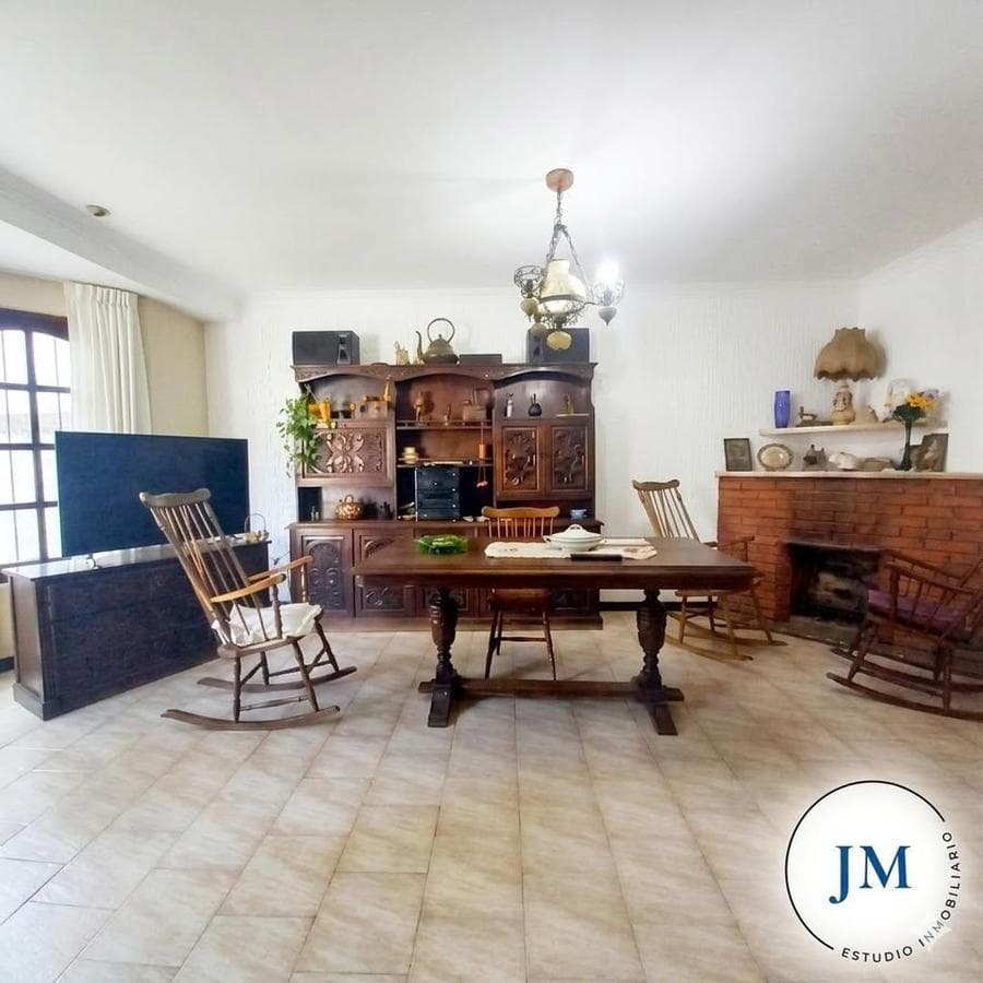 Large 4-Room House with Pool and a Separate Second Floor