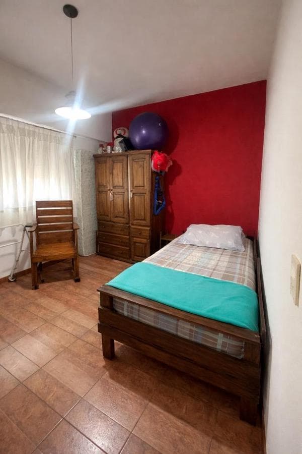 Spacious 3-room apartment for sale in Morón