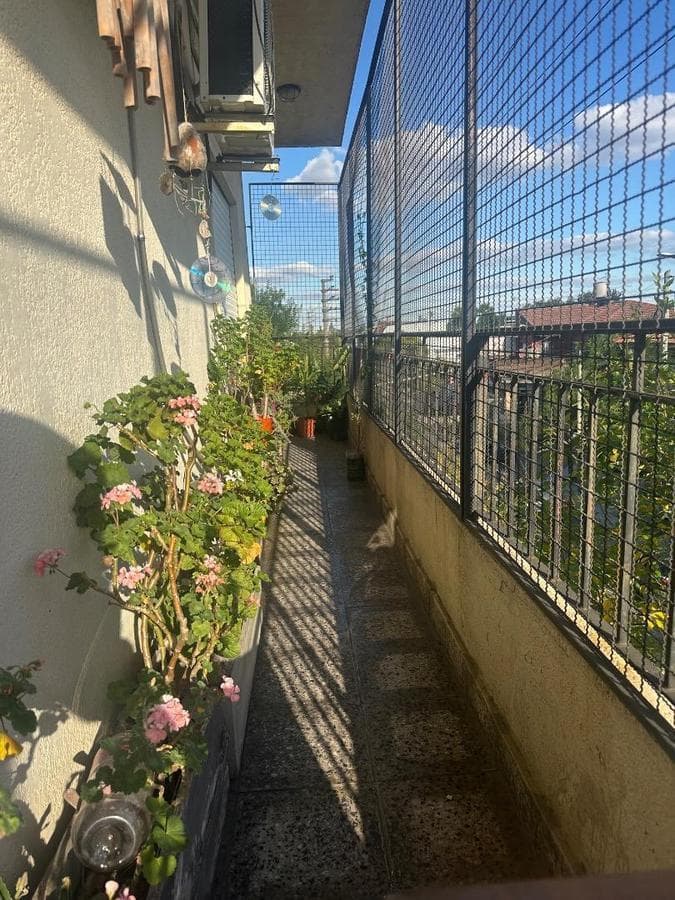 Spacious 3-room apartment for sale in Morón