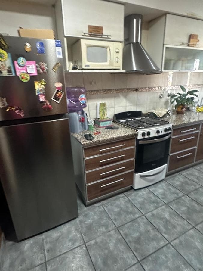 Spacious 3-room apartment for sale in Morón