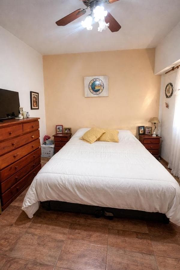 Spacious 3-room apartment for sale in Morón