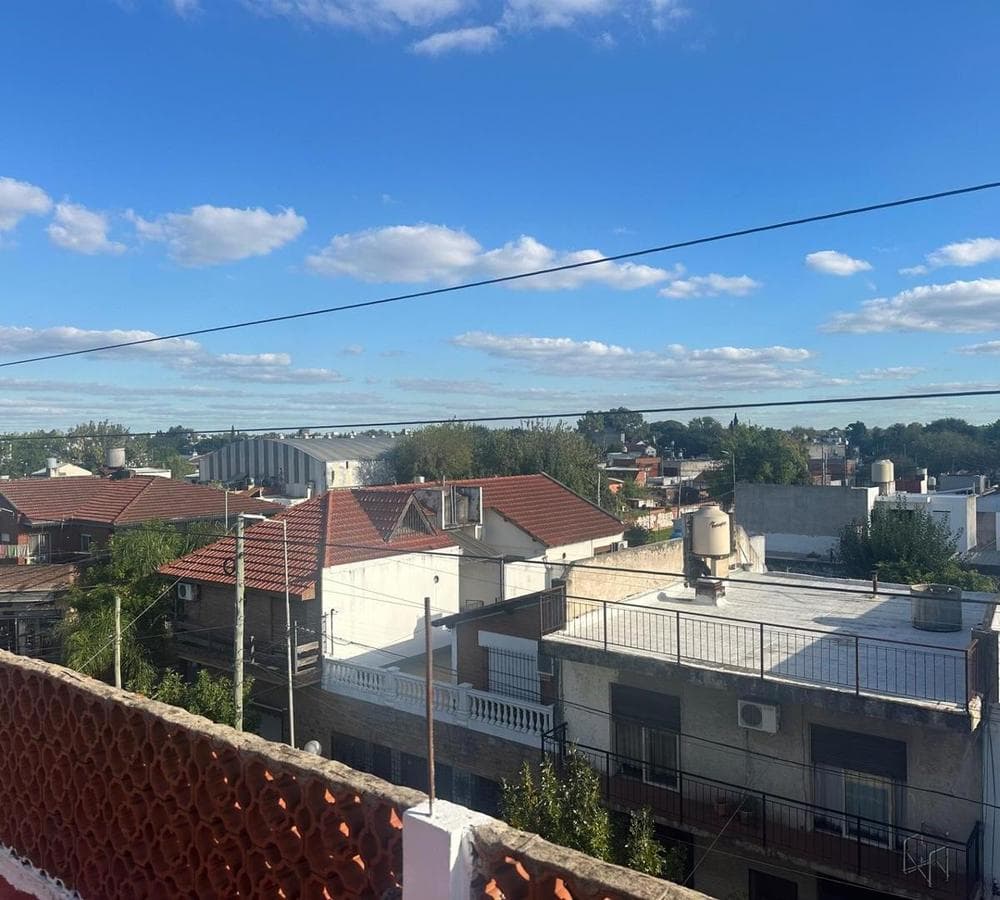 Spacious 3-room apartment for sale in Morón