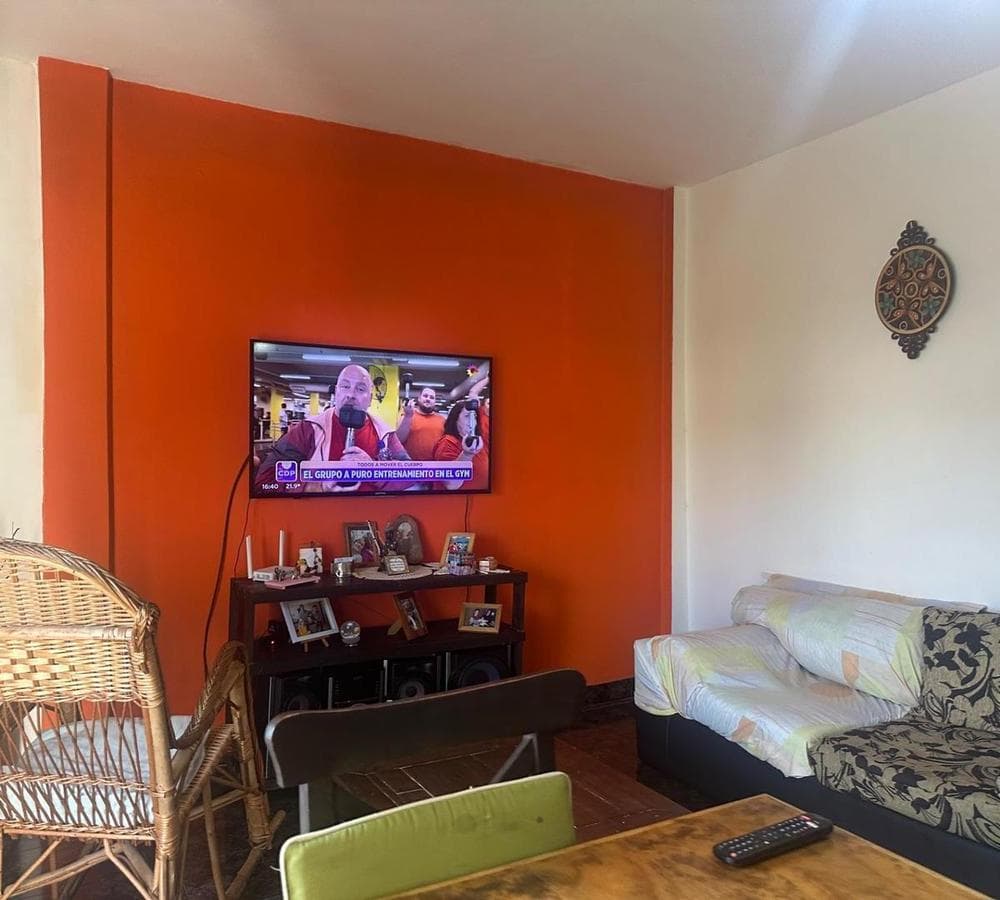 Spacious 3-room apartment for sale in Morón