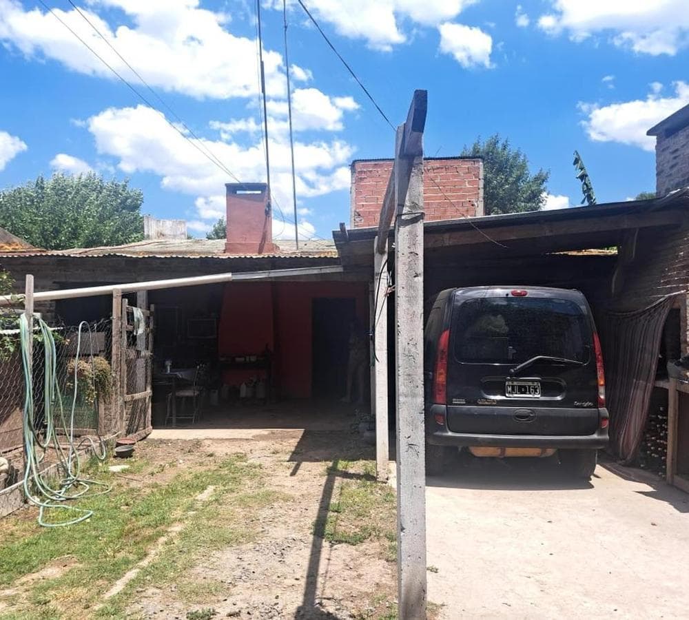 3-ROOM HOUSE FOR SALE WITH COMMERCIAL SPACE AND APARTMENT IN LA REJA