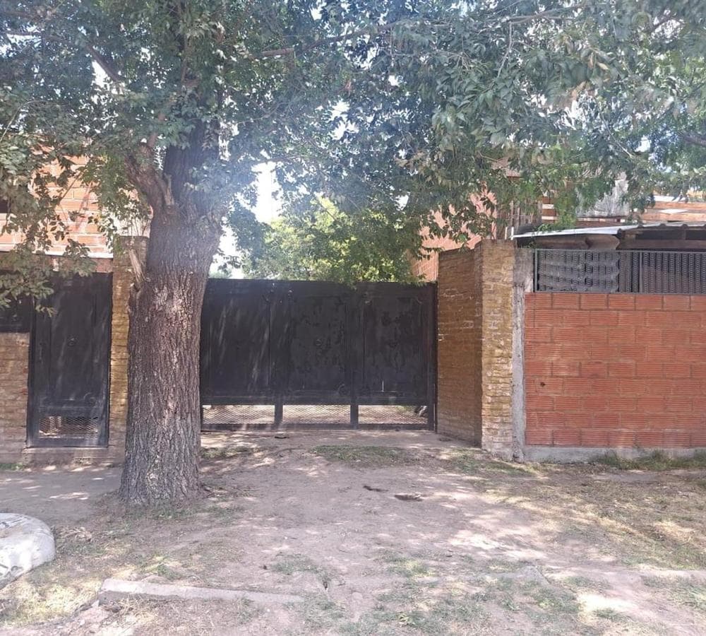 3-ROOM HOUSE FOR SALE WITH COMMERCIAL SPACE AND APARTMENT IN LA REJA