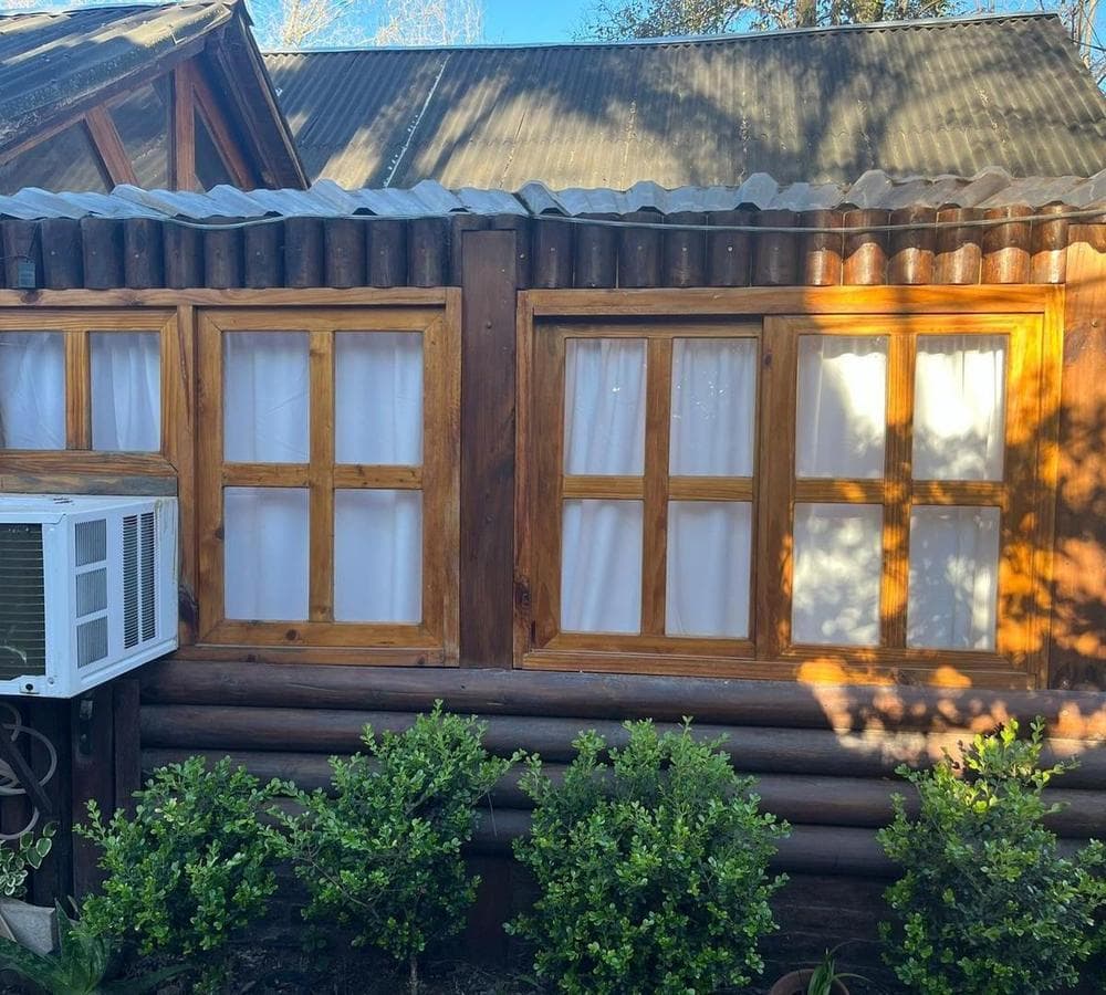 COTTAGE-STYLE HOUSE FOR SALE IN THE LAS ACACIAS GATED COMMUNITY, LA REJA