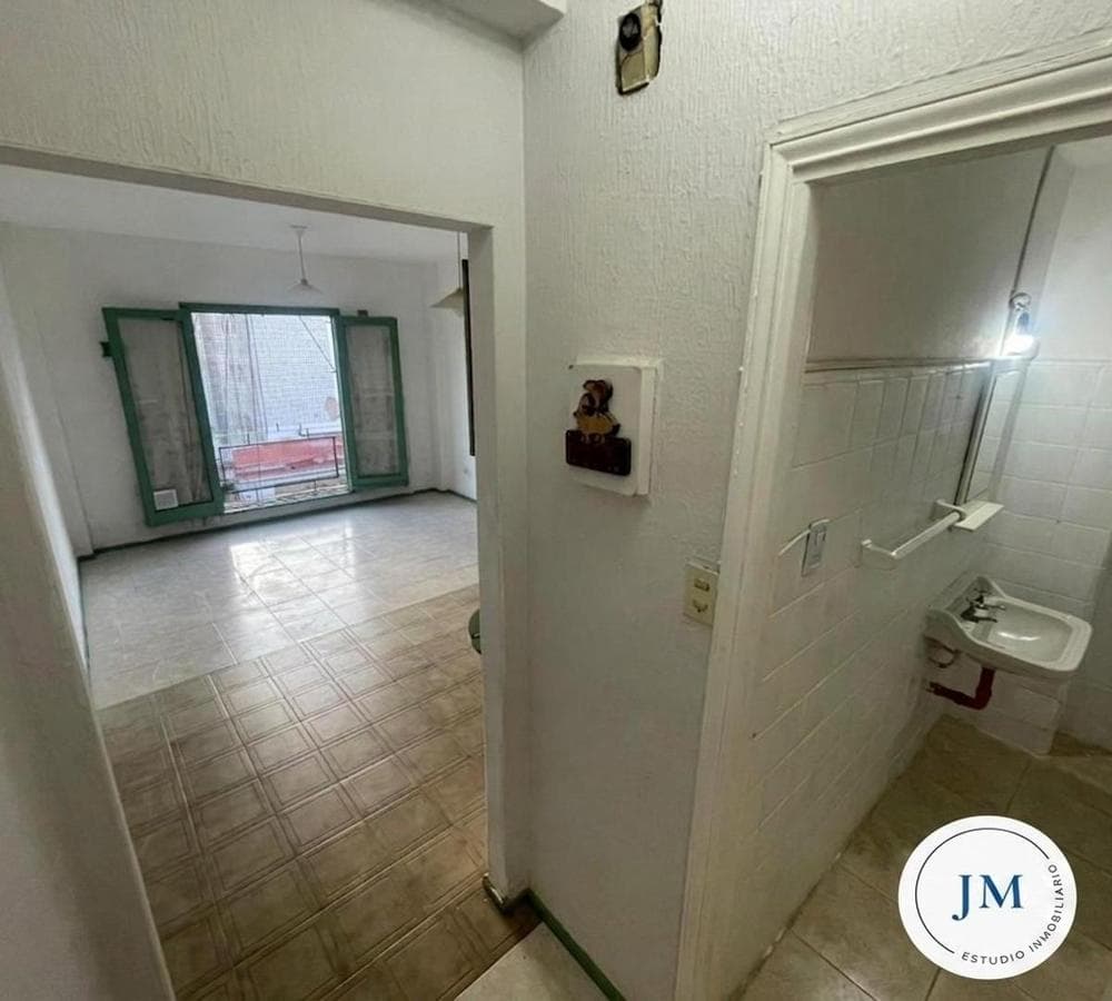 Spacious studio apartment in an excellent location