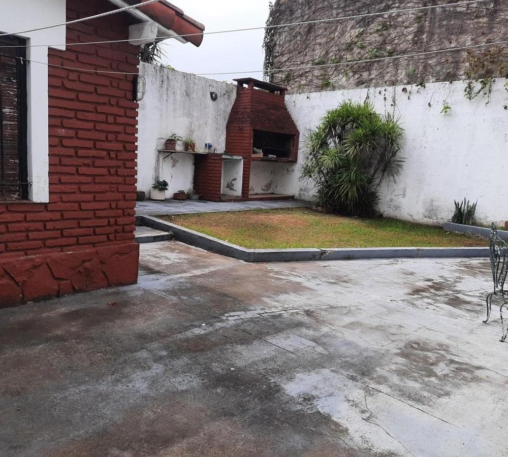 Casa Castelar Norte: 4 rooms, 3 bedrooms