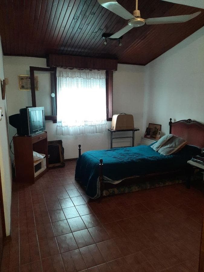 Casa Castelar Norte: 4 rooms, 3 bedrooms
