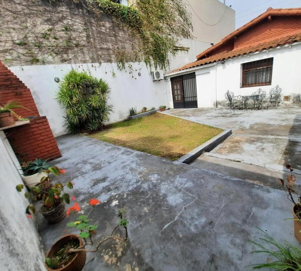 Casa Castelar Norte: 4 rooms, 3 bedrooms