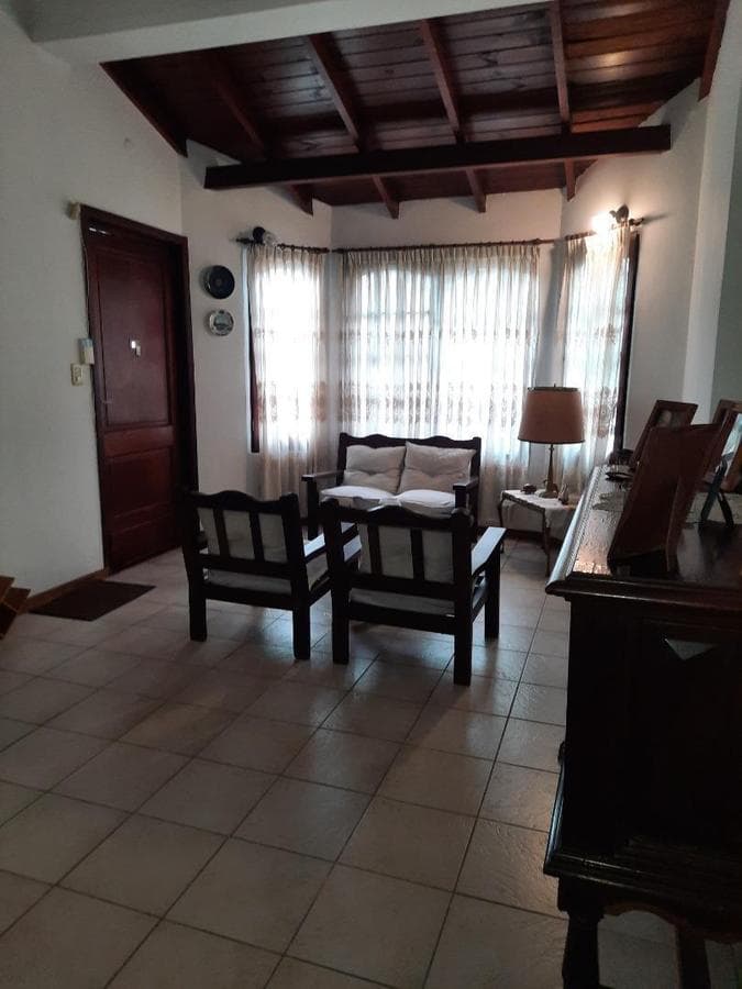 Casa Castelar Norte: 4 rooms, 3 bedrooms