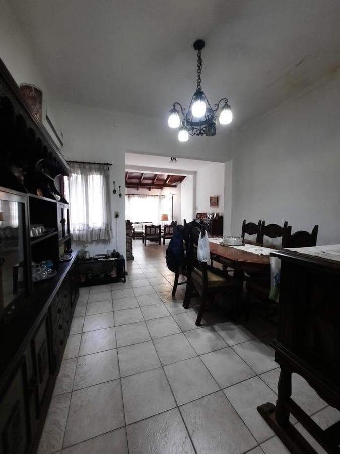 Casa Castelar Norte: 4 rooms, 3 bedrooms