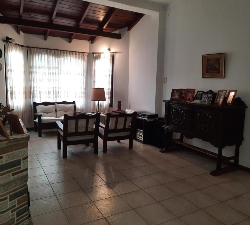 Casa Castelar Norte: 4 rooms, 3 bedrooms
